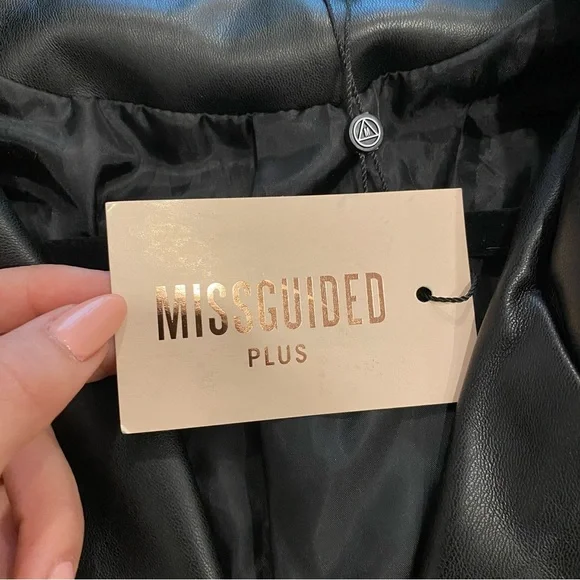 Missguided Black Soft Faux Leather Oversized Blazer - Picture 13 of 14